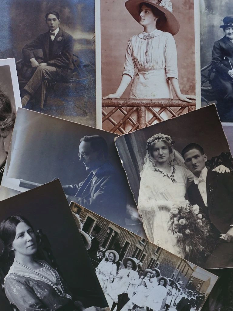 Plate photograph, a Georgian mahogany writing slope open on a linen-dressed table