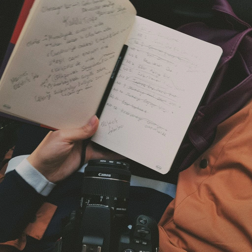 A condition report and loupe on the specialists' desk.